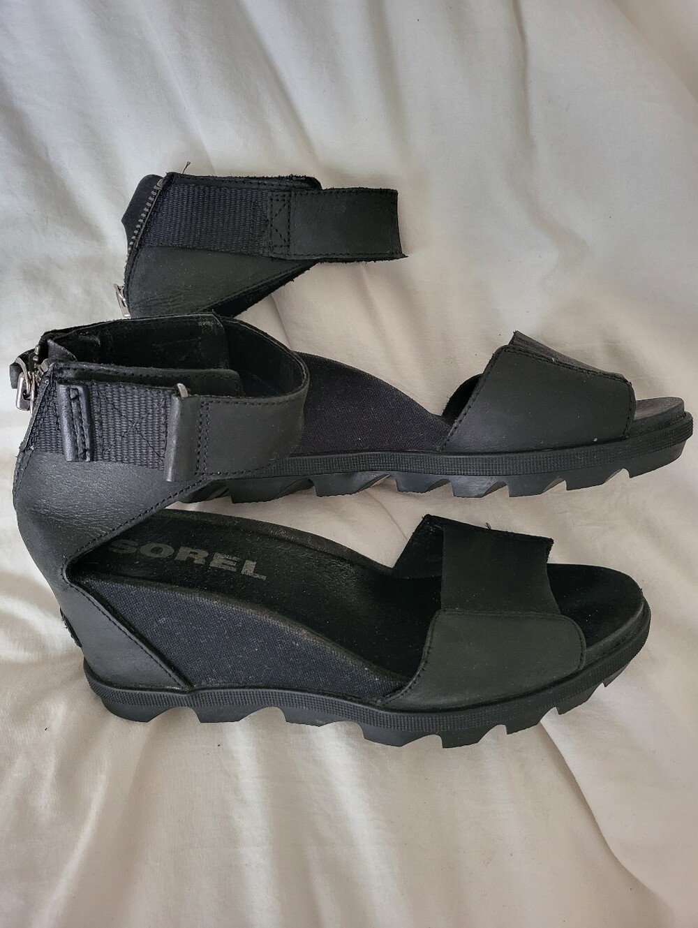 SOREL Women's JOANIE II ANKLE STRAP SANDAL BLACK  Wedge Heeled Sandals, Size 8 - Picture 2 of 6